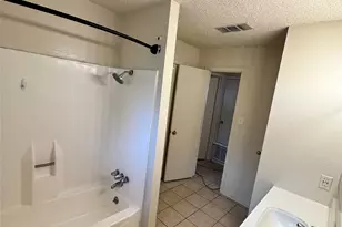 1626 Royal Hill Dr, Austin, TX 78741 - Photo 5