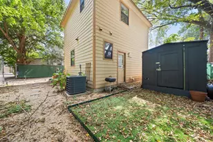 1906 B Garden St, Austin, TX 78702 - Photo 7