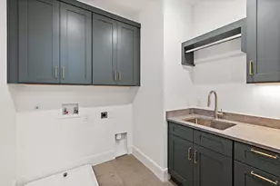 2506 E 2nd St, Austin, TX 78702 - Photo 29