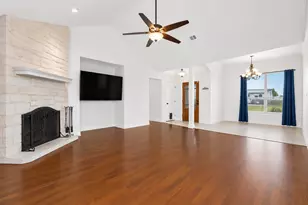 220 Ulupau Cir, Bastrop, TX 78602 - Photo 7