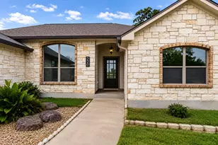 220 Ulupau Cir, Bastrop, TX 78602 - Photo 3