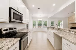 220 Ulupau Cir, Bastrop, TX 78602 - Photo 11