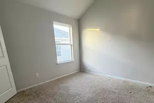 149 Blue Agate Ct, Jarrell, TX 76537 - Photo 3