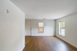 711 W 32nd St, Austin, TX 78705 - Photo 13