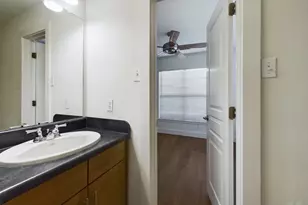 711 W 32nd St, Austin, TX 78705 - Photo 19