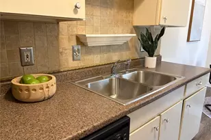 6910 Hart Ln, Austin, TX 78731 - Photo 15