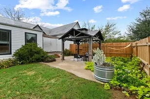 305 East St, Hutto, TX 78634 - Photo 33