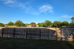 204 Quail Hollow Dr, Hutto, TX 78634 - Photo 21