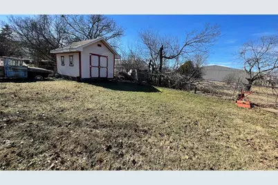 909 Fannin Street, Nocona, TX 76255 - Photo 23
