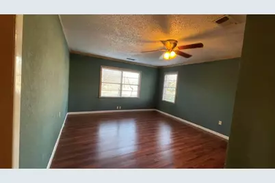 909 Fannin Street, Nocona, TX 76255 - Photo 11