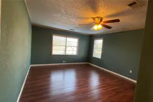 909 Fannin St, Nocona, TX 76255 - Photo 11