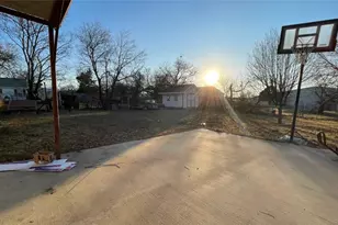 909 Fannin St, Nocona, TX 76255 - Photo 19