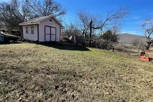 909 Fannin St, Nocona, TX 76255 - Photo 23