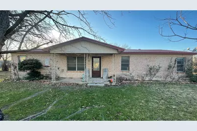 909 Fannin Street, Nocona, TX 76255 - Photo 1