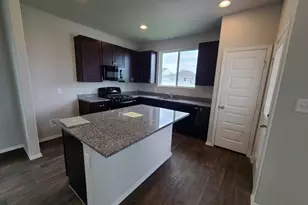156 Huckleberry Ln, Elgin, TX 78621 - Photo 3