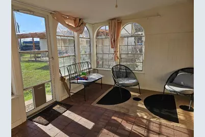 710 N Avenue C, Elgin, TX 78621 - Photo 25