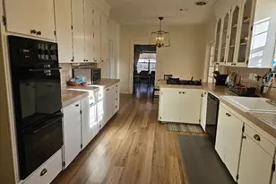 710 N Avenue C, Elgin, TX 78621 - Photo 7