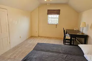 710 N Avenue C, Elgin, TX 78621 - Photo 21