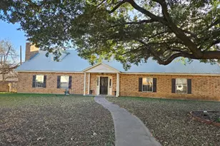 710 N Avenue C, Elgin, TX 78621 - Photo 1