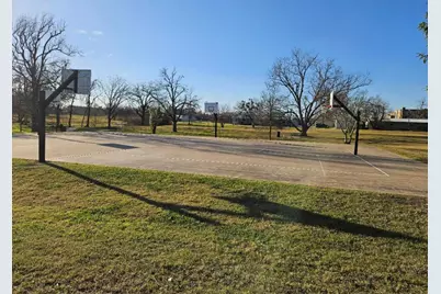 710 N Avenue C, Elgin, TX 78621 - Photo 31