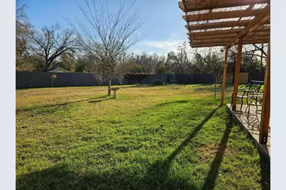 710 N Avenue C, Elgin, TX 78621 - Photo 29