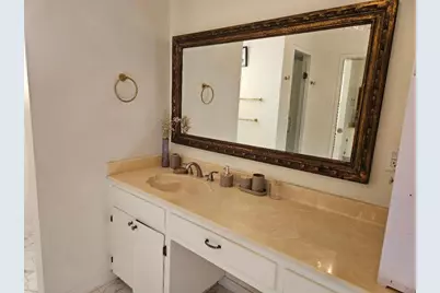 710 N Avenue C, Elgin, TX 78621 - Photo 11