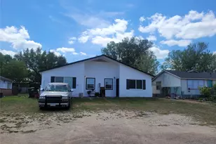205 2nd Ave, Smithville, TX 78957 - Photo 1