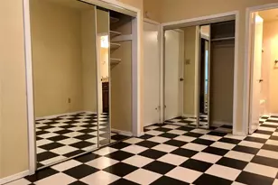 806 W 24th St, Austin, TX 78705 - Photo 5