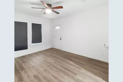 2215 N 2215 N Elmendorf Street #1, San Antonio, Tx 78201 Street, San Antonio, TX 78201 - Photo 7