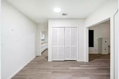 2215 N 2215 N Elmendorf Street #1, San Antonio, Tx 78201 Street, San Antonio, TX 78201 - Photo 3