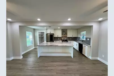 813 Central Avenue, Elgin, TX 78621 - Photo 7