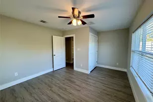 813 Central Ave, Elgin, TX 78621 - Photo 25