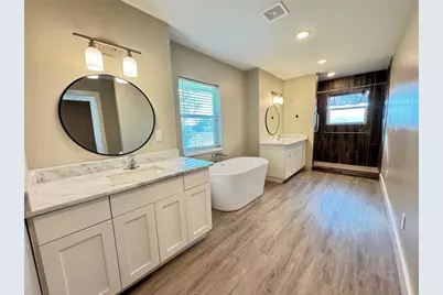 813 Central Avenue, Elgin, TX 78621 - Photo 19