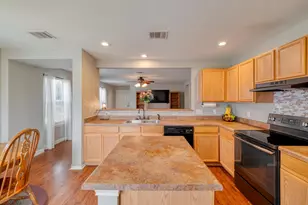 4302 King's Canyon Dr, Taylor, TX 76574 - Photo 11
