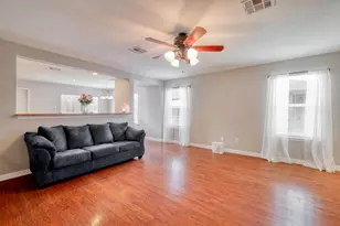 4302 King's Canyon Dr, Taylor, TX 76574 - Photo 5