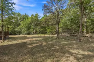134 Tejas St, Smithville, TX 78957 - Photo 33