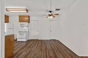 134 Tejas St, Smithville, TX 78957 - Photo 11