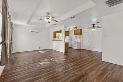 134 Tejas Street, Smithville, TX 78957 - Photo 9