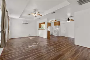134 Tejas St, Smithville, TX 78957 - Photo 9