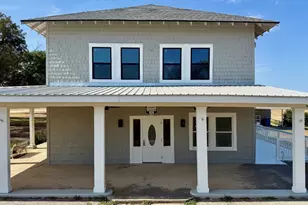 1102 Beech St, Taylor, TX 76574 - Photo 1