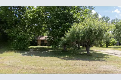 4302 N Main Street, Taylor, TX 76574 - Photo 29