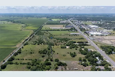 4302 N Main Street, Taylor, TX 76574 - Photo 9