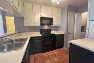 806 W 24th St, Austin, TX 78705 - Photo 5