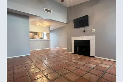 806 W 24th Street #303, Austin, TX 78705 - Photo 3