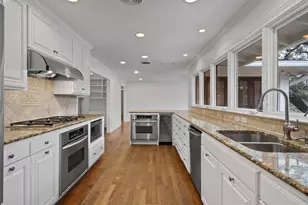 2711 Mountain Laurel Dr, Austin, TX 78703 - Photo 11