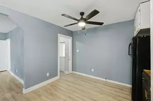 1401 E 29th St, Bryan, TX 77802 - Photo 13
