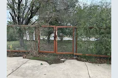 9010 Quail Creek Drive, Austin, TX 78758 - Photo 7