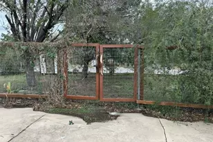 9010 Quail Creek Dr, Austin, TX 78758 - Photo 7