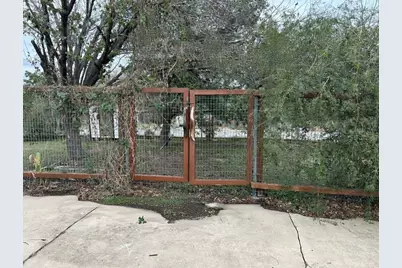9010 Quail Creek Drive, Austin, TX 78758 - Photo 7