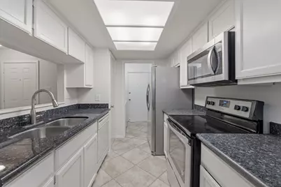 512 Eberhart Lane #1402, Austin, TX 78745 - Photo 5